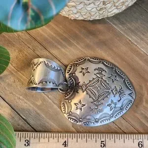 【Navajo】Vincent Platero作 特大ハートリング シルバー Navajo】Vincent Platero作 特大ハートリング シルバー Navajo